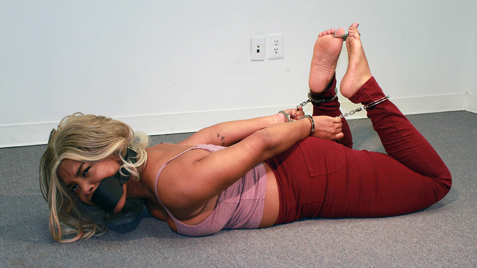 Autumn-BGBv07 - Barefoot, Toe-cuffed, Hog-cuffed and Panel-gagged